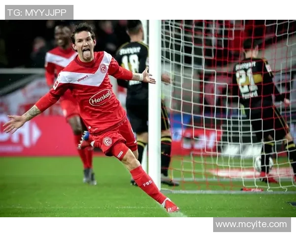 足球明星如何巧妙拉人创造进攻机会提升球队整体战术效果 足球明星如何巧妙拉人创造进攻机会提升球队整体战术效果